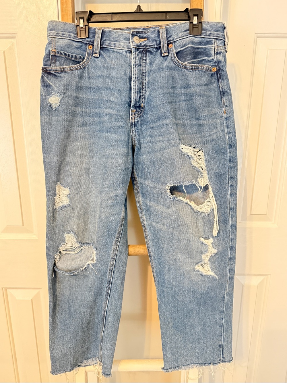 Old Navy Light Blue Distressed Straight-Leg Jeans